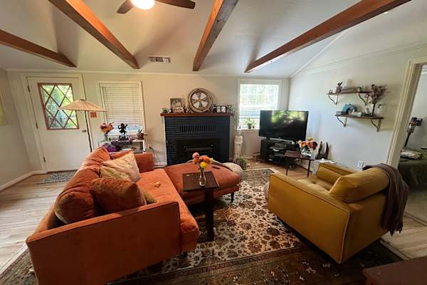 House sit in Grass Valley, CA, US