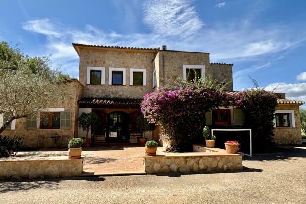 House sit in Santa Maria del Camí, Spain