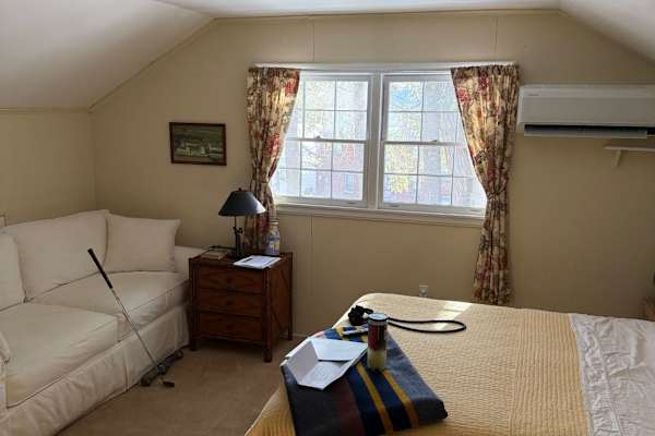 House sit in Latham, NY, US