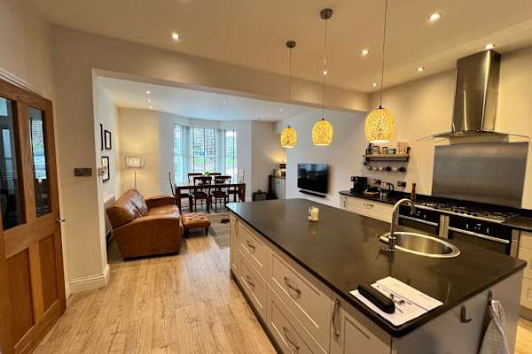 House sit in Brixham, United Kingdom