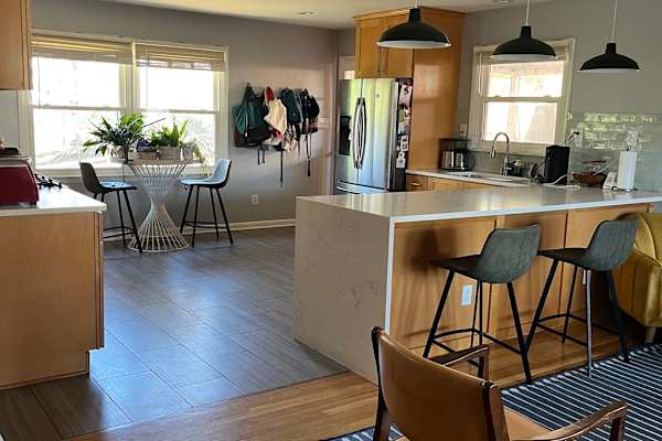 House sit in Charlottesville, VA, US