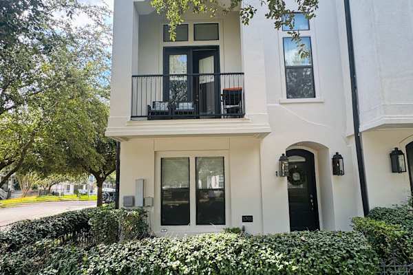 House sit in Houston, TX, US