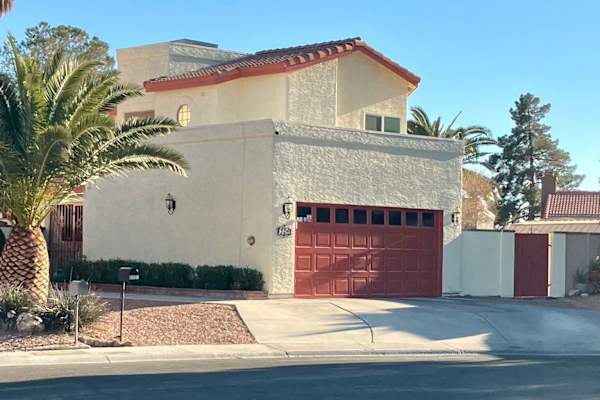 House sit in Las Vegas, NV, US