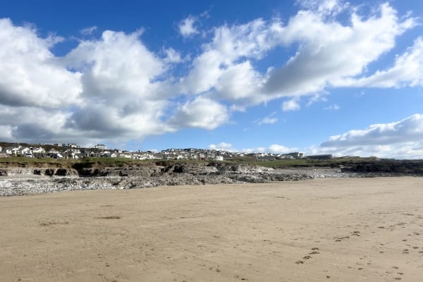 House sit in Ogmore-by-Sea, United Kingdom