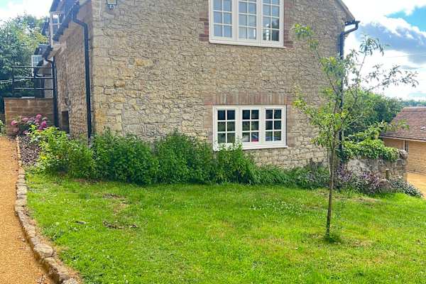 House sit in Bridport, United Kingdom