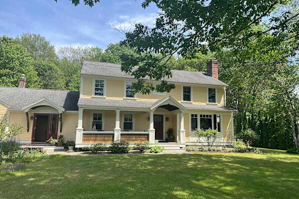 House sit in South Deerfield, MA, US