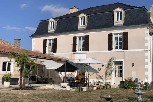 House sit in Chef-Boutonne, France