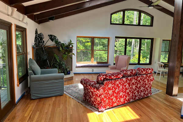 House sit in Amherst Center, MA, US