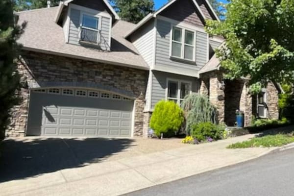 House sit in Happy Valley, OR, US
