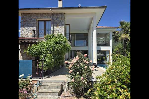 House sit in Yeşilüzümlü, Turkey