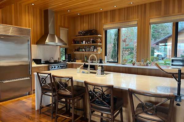 House sit in Hood River, OR, US