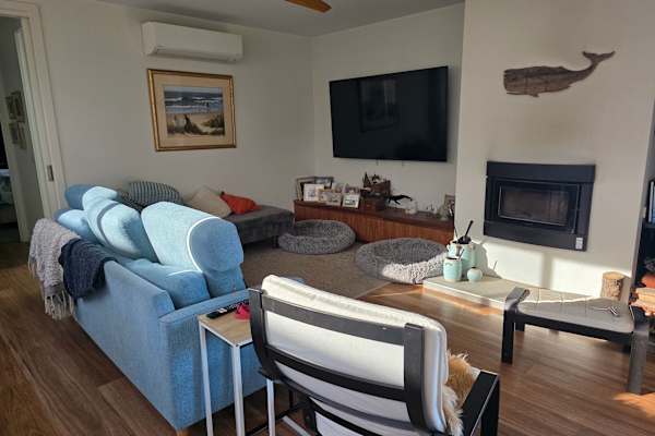 House sit in Torquay, VIC, Australia
