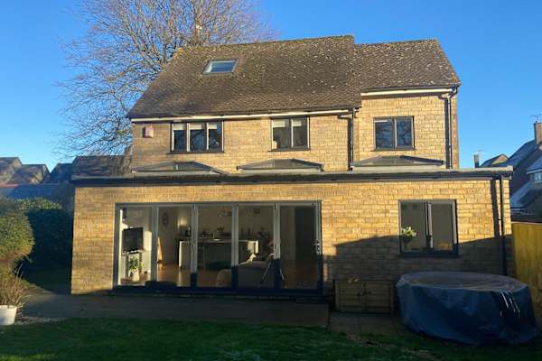 House sit in Marshfield, United Kingdom