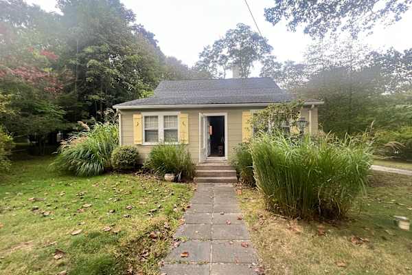 House sit in Sag Harbor, NY, US