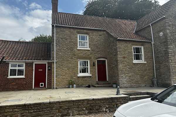 House sit in Hemswell, United Kingdom