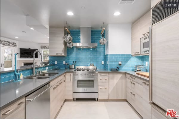 House sit in West Hollywood, CA, US