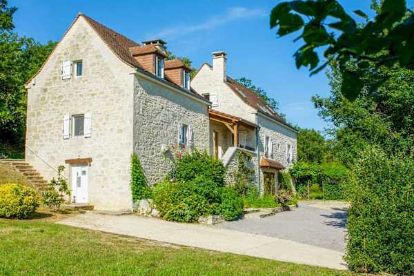 House sit in Saint-Germain-du-Bel-Air, France