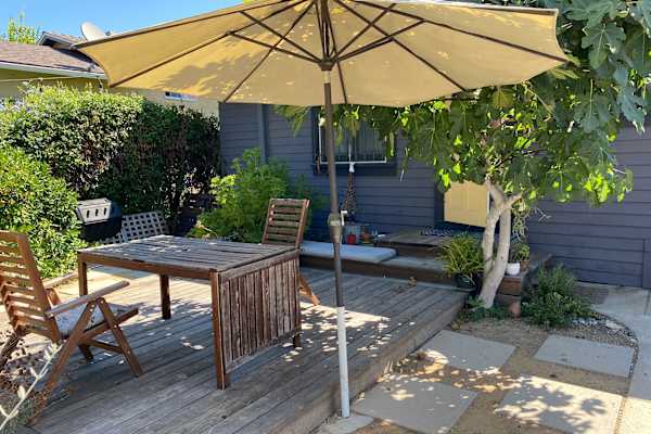 House sit in Los Angeles, CA, US