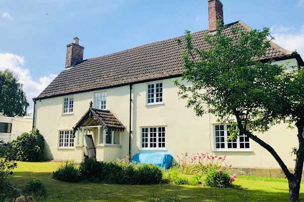 House sit in Dursley, United Kingdom