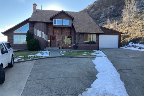 House sit in Kamloops, BC, Canada