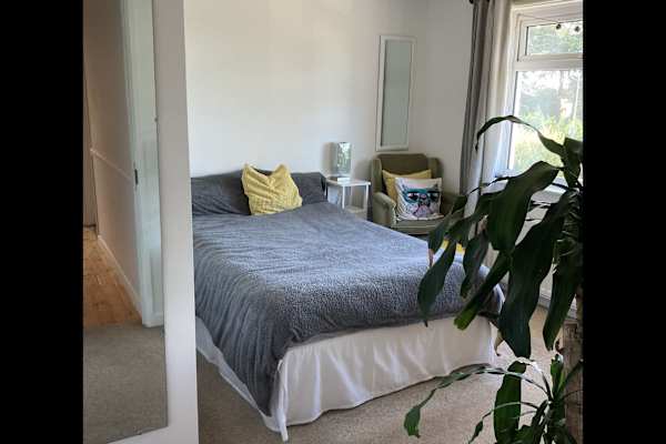House sit in Sarisbury Green, United Kingdom