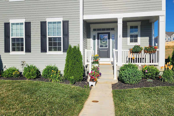 House sit in Charles Town, West Virginia, US