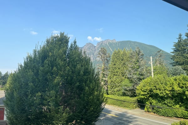 House sit in North Bend, WA, US