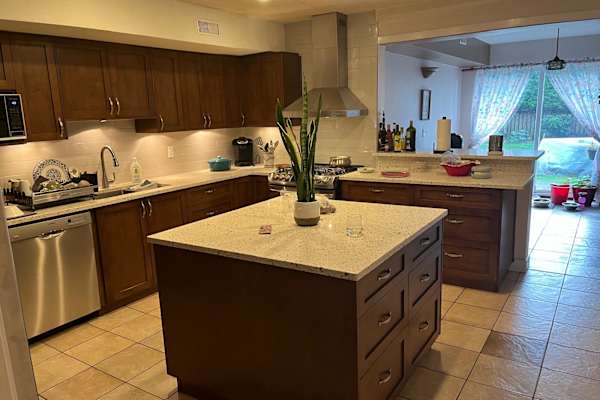 House sit in Burnaby, BC, Canada