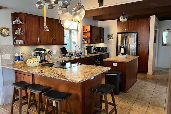 House sit in Hale‘iwa, HI, US