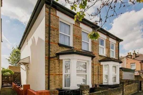 House sit in Croydon, United Kingdom