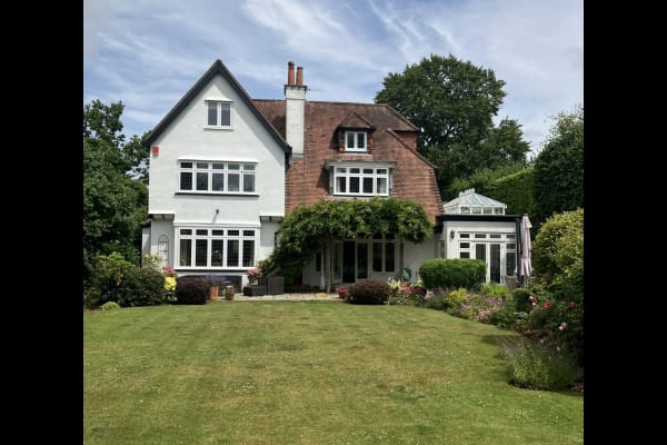 House sit in Gerrards Cross, United Kingdom