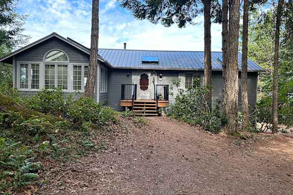 House sit in Eastsound, WA, US