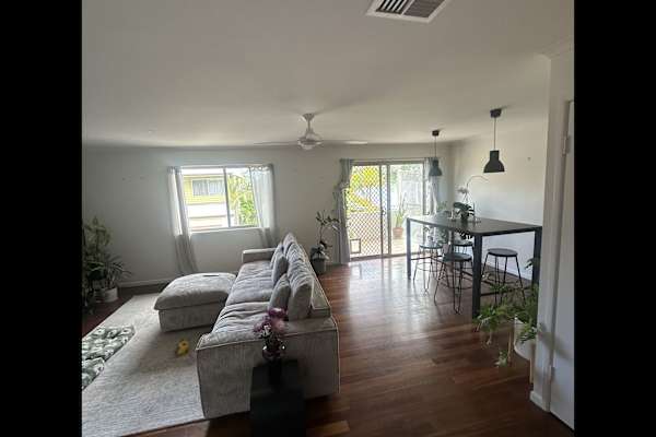 House sit in Alexandra Headland, QLD, Australia