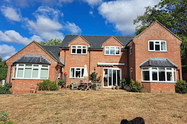House sit in Northampton, United Kingdom