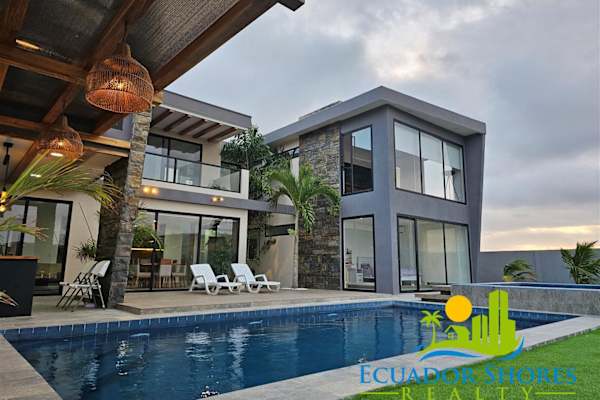 House sit in Santa Marianita, Ecuador