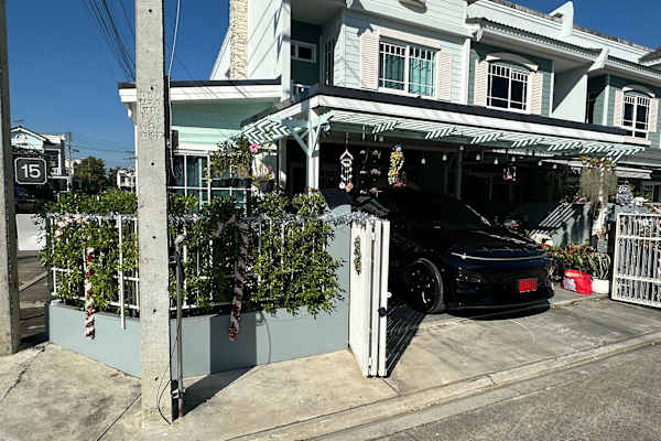 House sit in Chiang Mai, Thailand