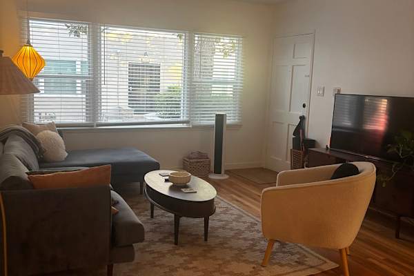 House sit in Santa Monica, CA, US