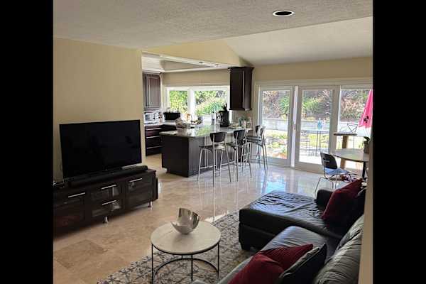 House sit in Newport Beach, CA, US