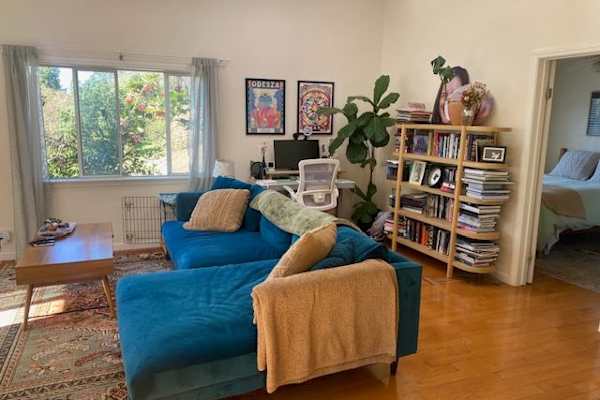 House sit in Los Angeles, CA, US