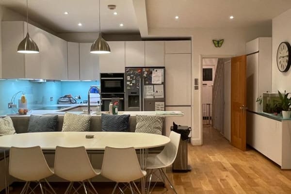 House sit in Brentford, United Kingdom