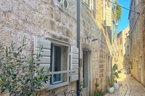 House sit in Stari Grad, Croatia