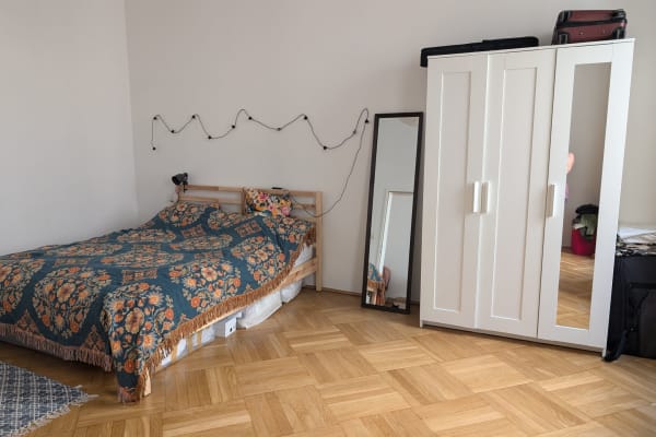 House sit in Vienna, Austria