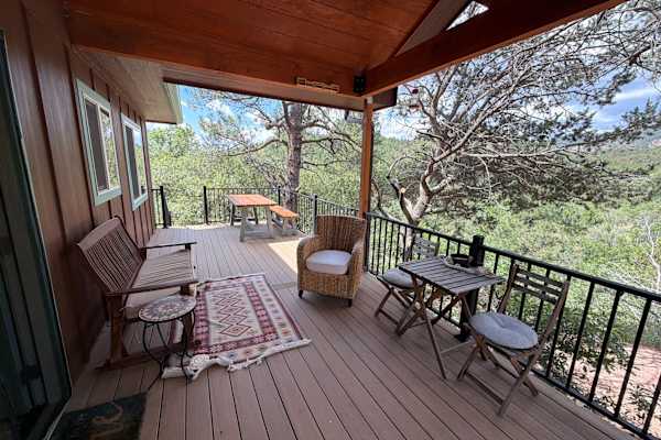 House sit in Colorado Springs, CO, US