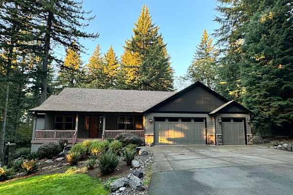 House sit in Washougal, WA, US