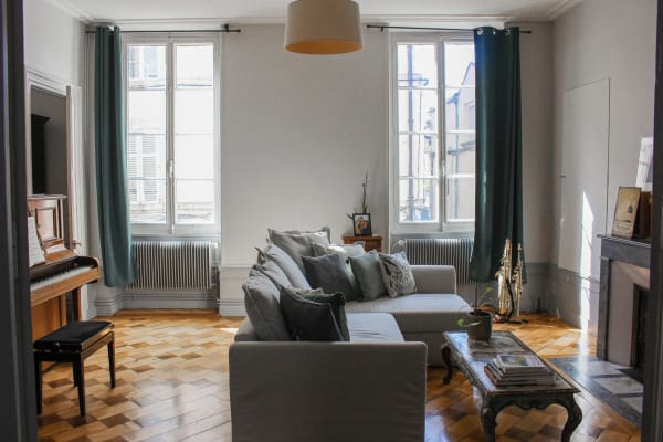 House sit in Beaune, France