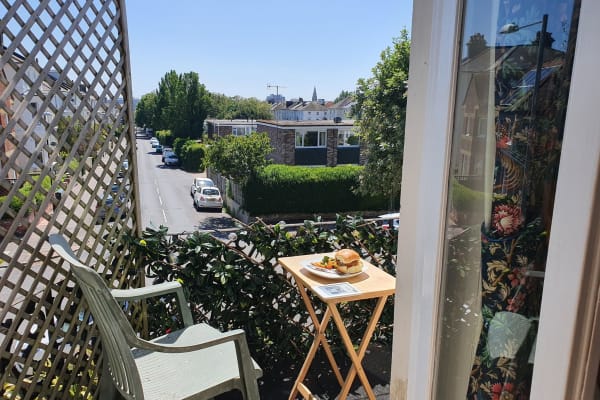House sit in Eastbourne, United Kingdom
