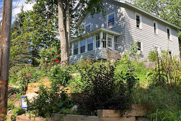 House sit in Lee, MA, US