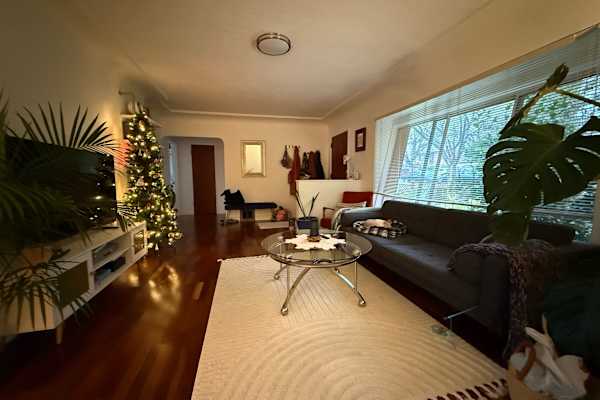 House sit in Vancouver, BC, Canada