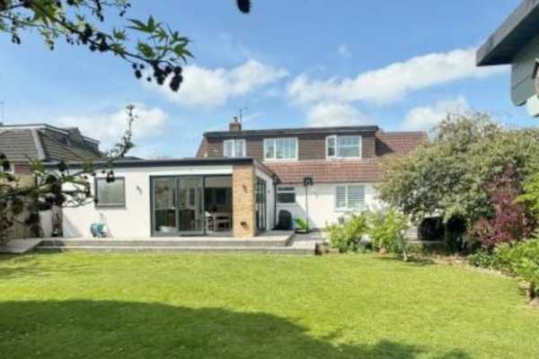 House sit in Newbury, United Kingdom