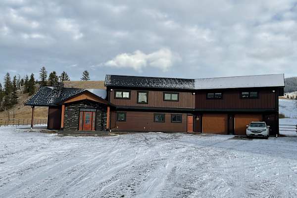 House sit in Kamloops, BC, Canada